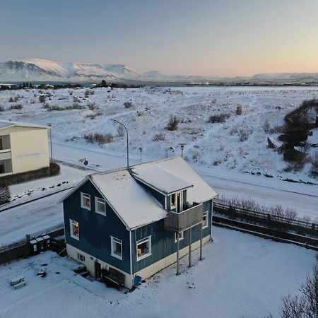 Blue House B&B Seltjarnarnes エクステリア 写真