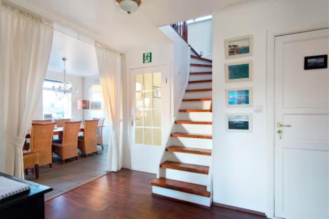 Blue House B&B Seltjarnarnes エクステリア 写真
