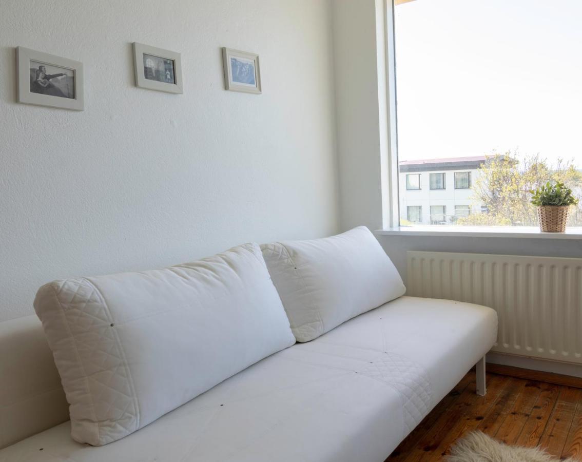 Blue House B&B Seltjarnarnes エクステリア 写真