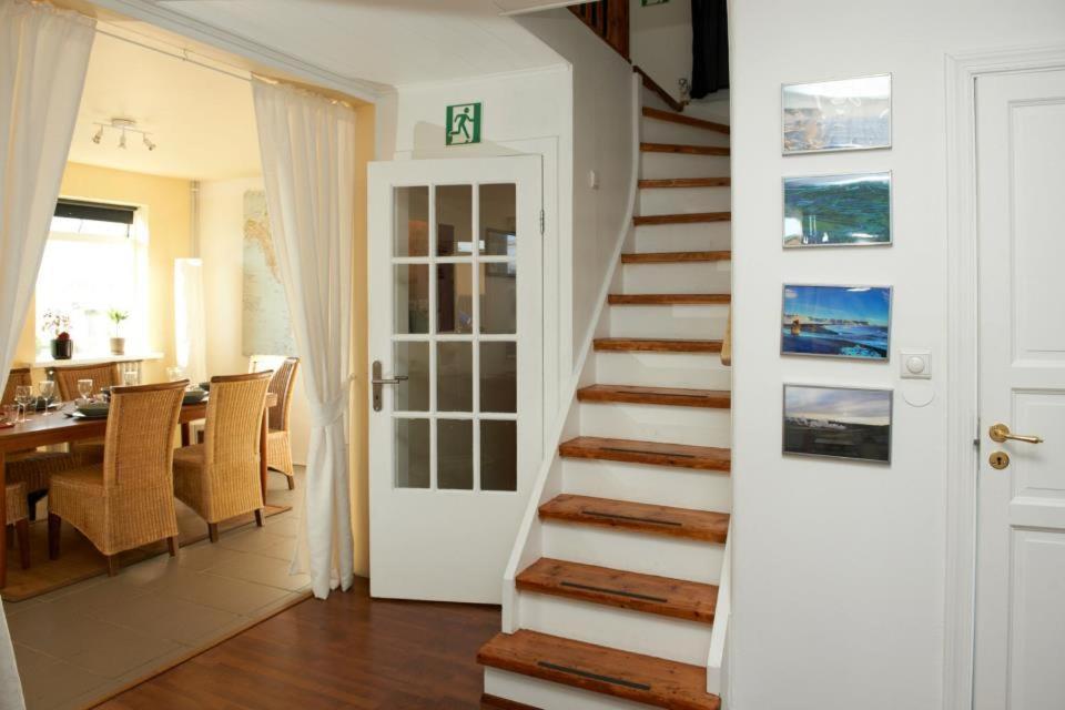 Blue House B&B Seltjarnarnes エクステリア 写真