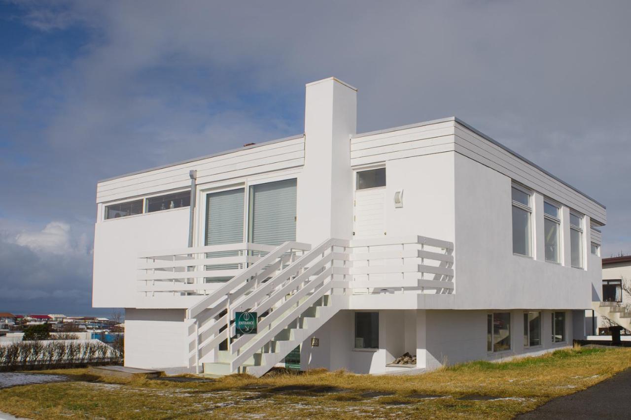 Blue House B&B Seltjarnarnes エクステリア 写真