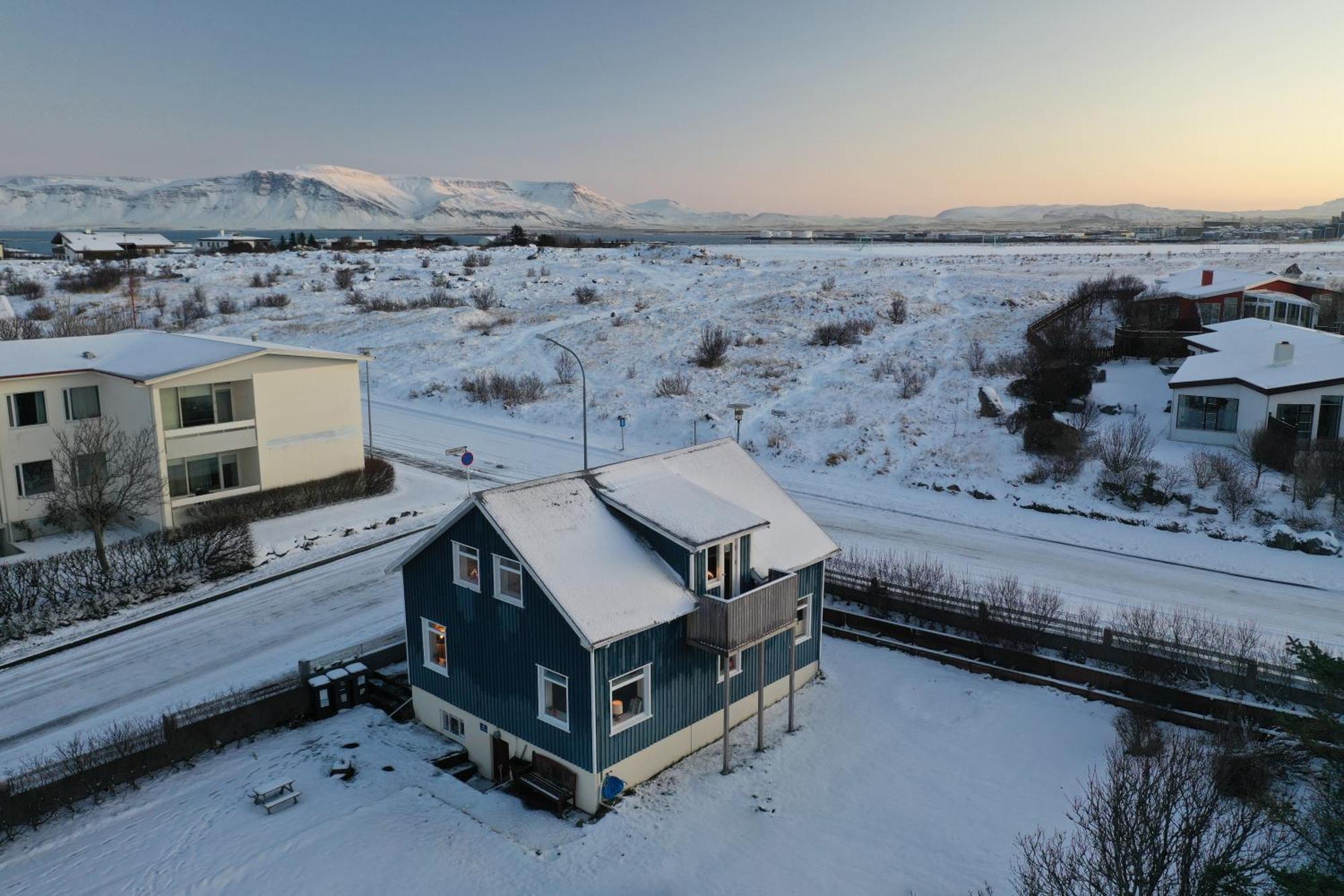 Blue House B&B Seltjarnarnes エクステリア 写真